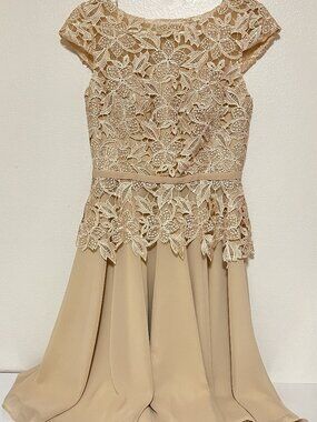 JJ"s House Champagne, Chiffon Laced/Lined, Size 4,Cap Sleeve Maxi Dress/Preowned